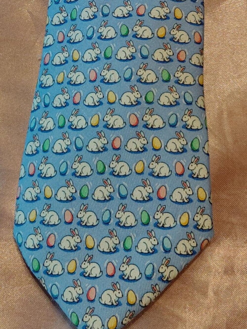 NWT Vineyard Vines Blue Bunnies & Eggs  Silk Tie